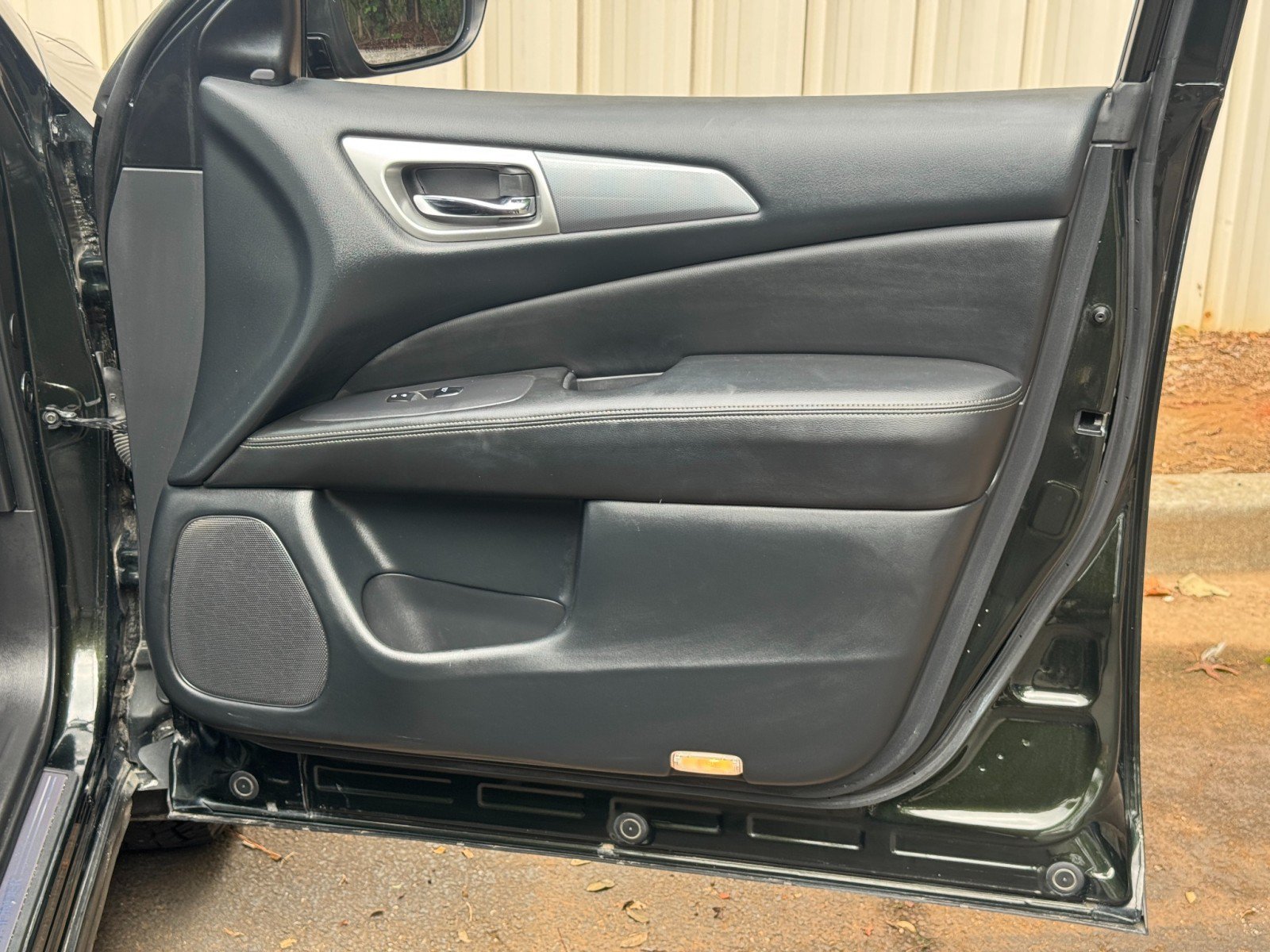 Used 2019 Nissan Pathfinder SL AWD/4WD image 46