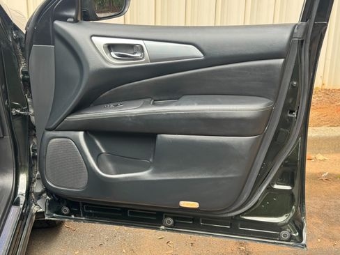 Used 2019 Nissan Pathfinder SL AWD/4WD image 46