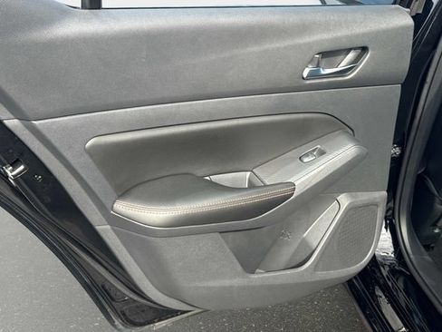 Used 2022 Nissan Altima 2.0 SR FWD image 11