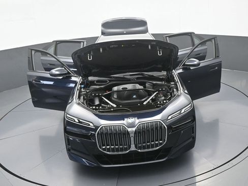 Used 2025 BMW 740i xDrive AWD/4WD image 80