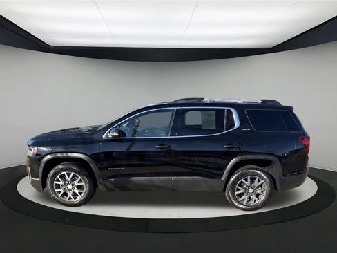 Used 2023 GMC Acadia SLE w/ Driver Convenience Package image 4
