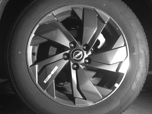 Used 2025 Nissan Rogue SV FWD image 14