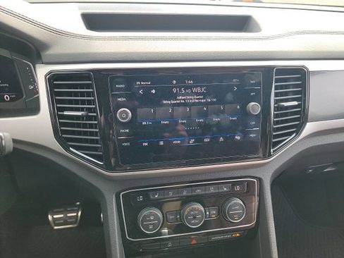 Used 2022 Volkswagen Atlas Cross Sport SEL Premium R-Line AWD/4WD image 12