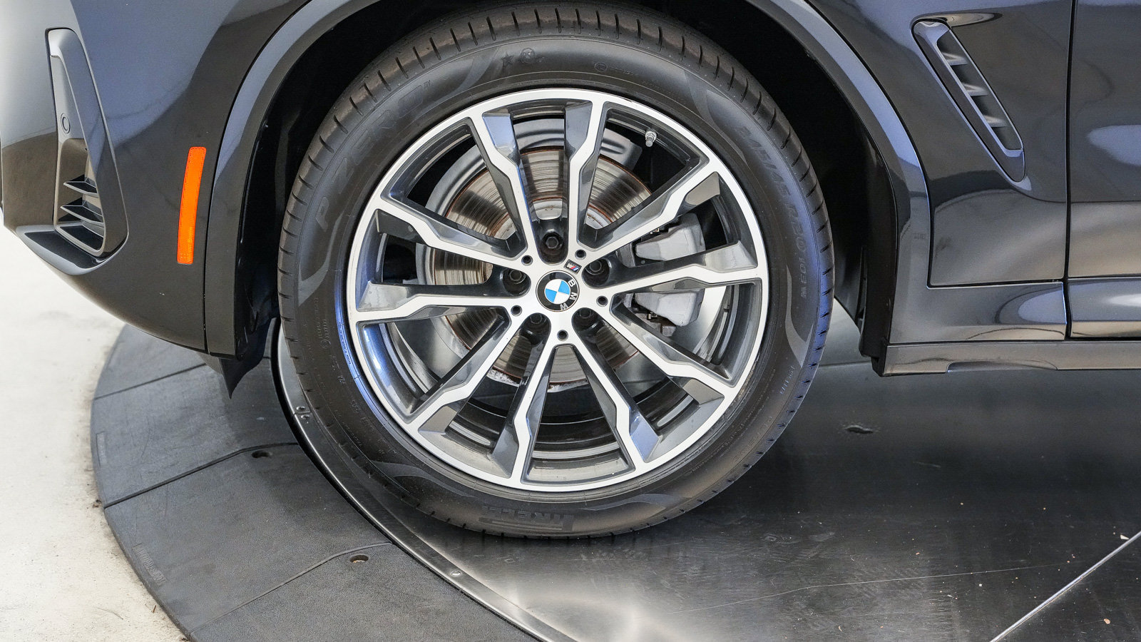 Used 2022 BMW X4 xDrive30i w/ M Sport Package 2 AWD/4WD image 12