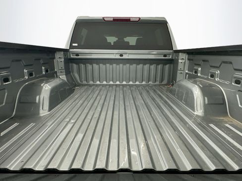 Used 2025 GMC Sierra 1500 SLT AWD/4WD image 30