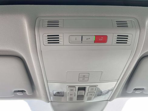 New 2026 Volkswagen Taos SE FWD image 21