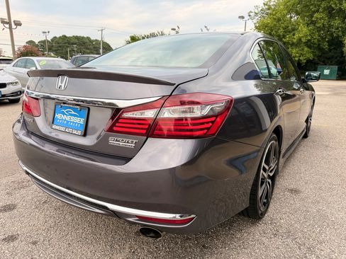 Used 2017 Honda Accord Sport Special Edition image 12