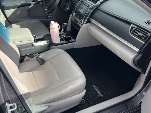 Used 2012 Toyota Camry LE image 4