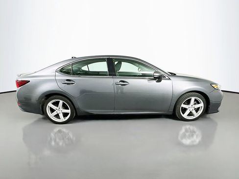 Used 2017 Lexus ES 350 w/ Luxury Package FWD image 4