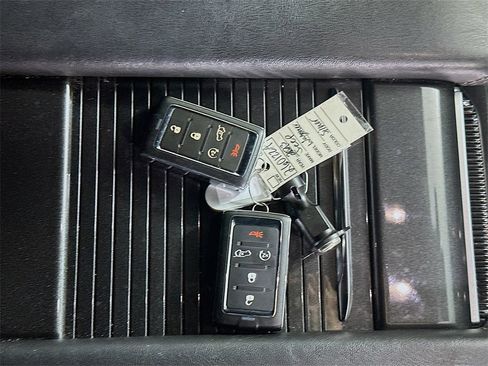 Used 2023 Jeep Wagoneer 2WD image 34