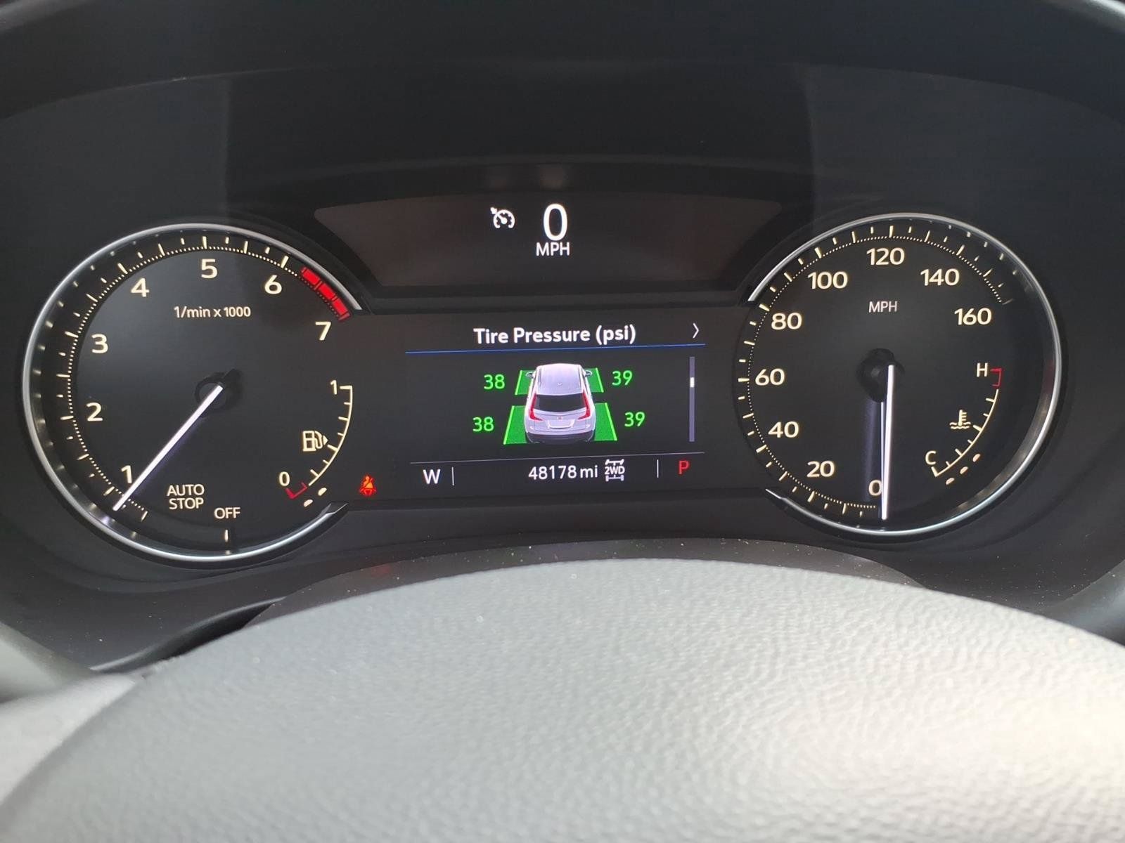 Used 2023 Cadillac XT4 Luxury w/ Cold Weather Package AWD/4WD image 13