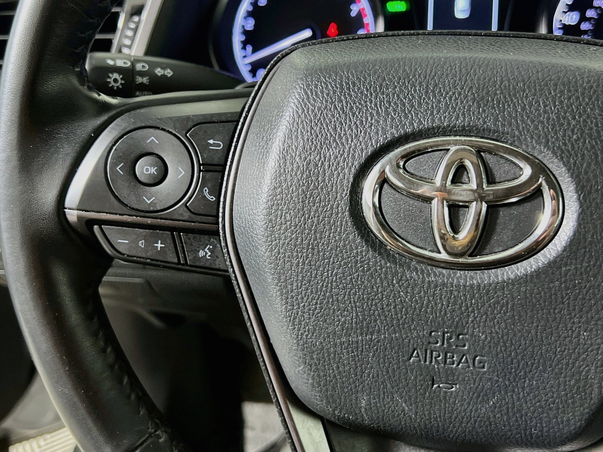 Used 2024 Toyota Camry SE w/ Convenience Package FWD image 19