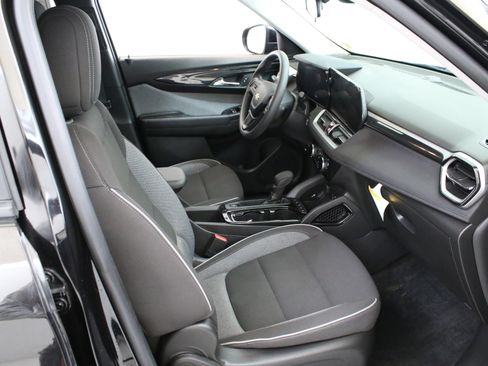 Used 2024 Chevrolet TrailBlazer LT w/ Driver Confidence Package FWD image 29