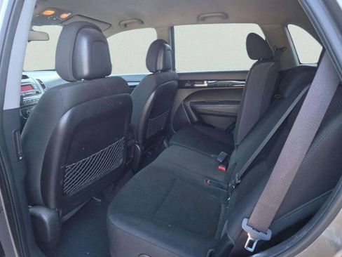 Used 2015 Kia Sorento LX FWD image 7