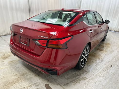Used 2019 Nissan Altima 2.5 Platinum FWD image 11