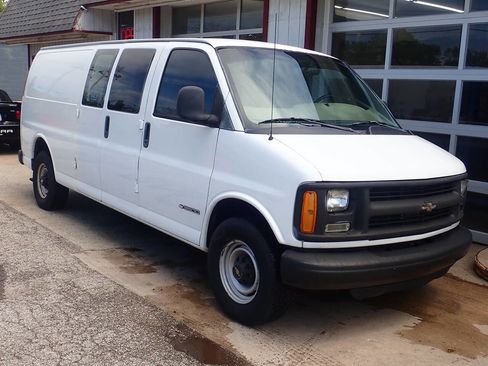 Used 2000 Chevrolet Express 3500 Extended RWD image 38