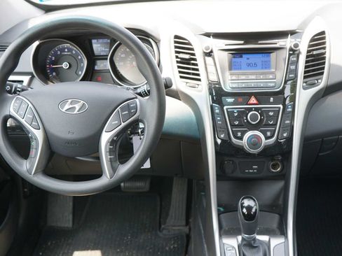 Used 2016 Hyundai Elantra GT FWD image 18