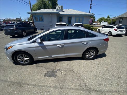 Used 2017 Hyundai Sonata SE image 4