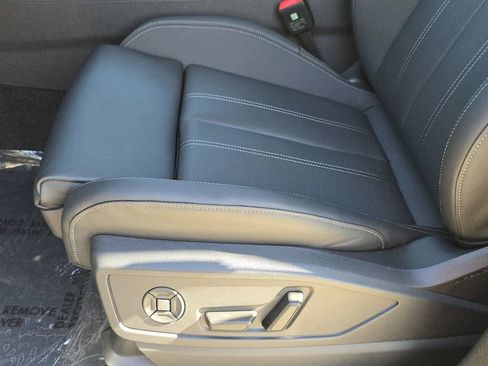 Certified 2025 Audi Q5 Premium Plus w/ Premium Plus AWD/4WD image 17