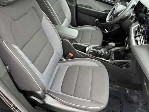 Used 2024 Chevrolet TrailBlazer LT FWD image 27