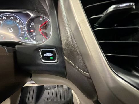 Used 2019 GMC Acadia Denali AWD/4WD image 17