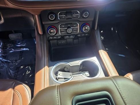 Used 2021 Chevrolet Suburban High Country image 24