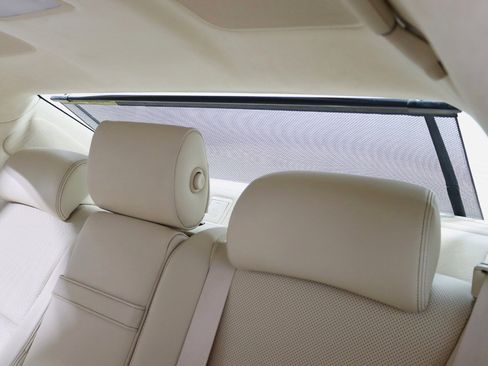 Used 2013 Lexus LS 460 AWD w/ Ultra Luxury Pkg image 30