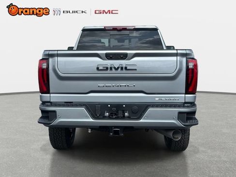 New 2026 GMC Sierra 2500 Denali Ultimate AWD/4WD image 4