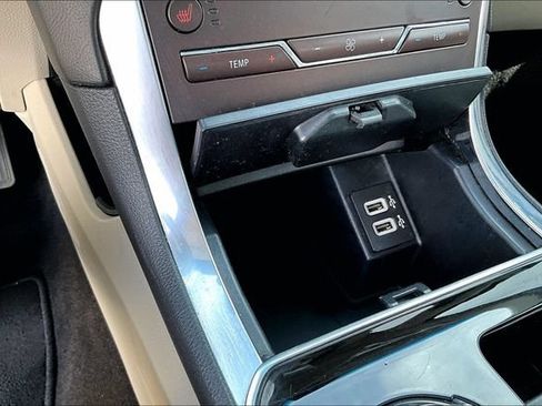 Used 2020 Ford Edge Titanium FWD image 15