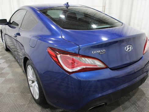 Used 2015 Hyundai Genesis 3.8 image 29