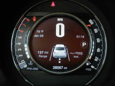 Used 2017 FIAT 500 Pop w/ Sport Appearance Package FWD image 34