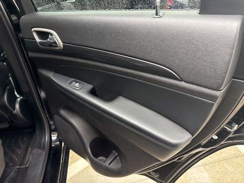 Used 2020 Jeep Grand Cherokee Altitude image 29