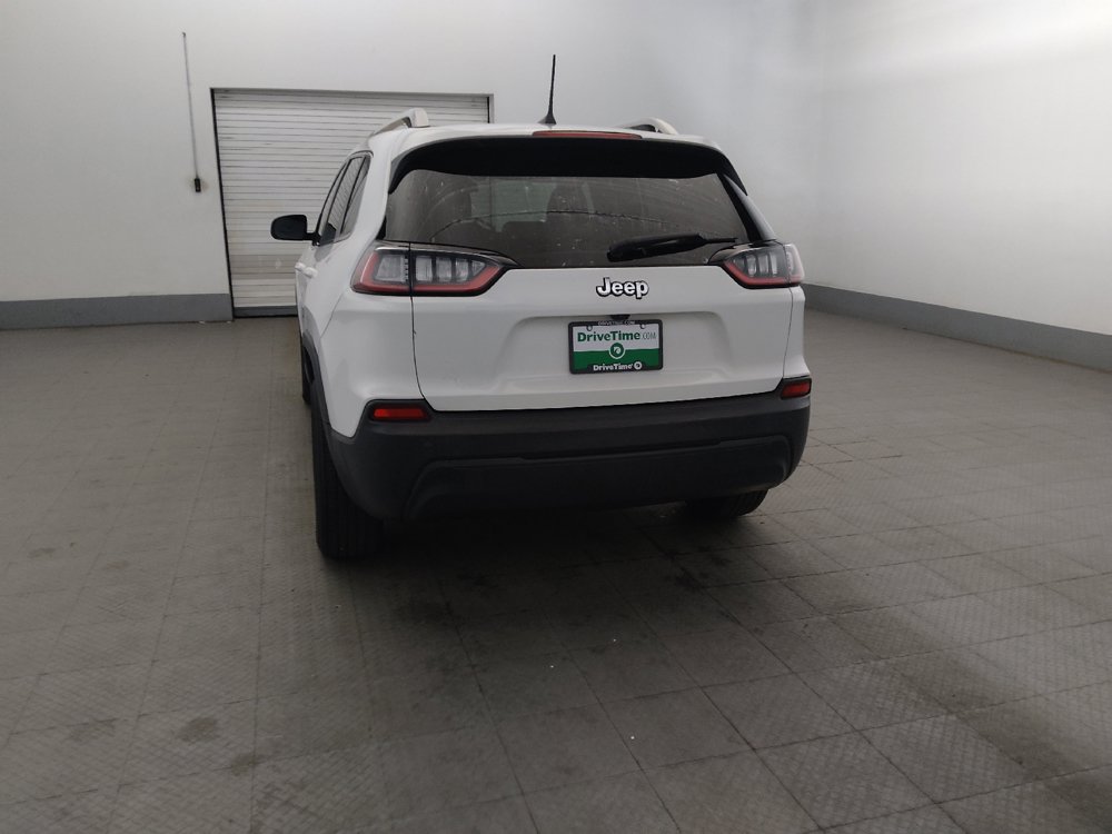 Used 2019 Jeep Cherokee Latitude Plus w/ Cold Weather Group AWD/4WD image 6