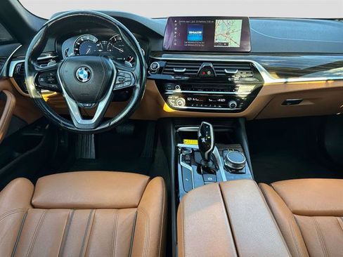Used 2018 BMW 530i xDrive w/ Premium Package image 10