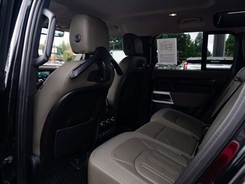 Used 2020 Land Rover Defender 110 SE AWD/4WD image 23