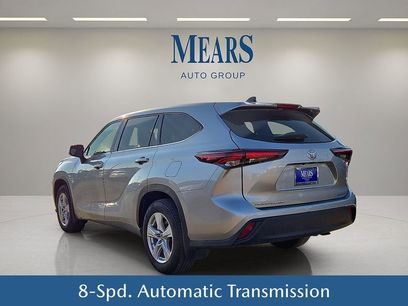 Used 2024 Toyota Highlander LE