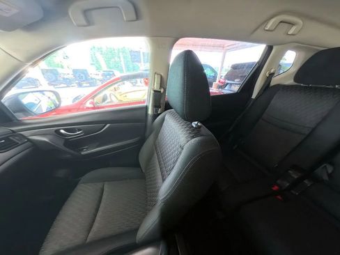 Used 2020 Nissan Rogue SV AWD/4WD image 25