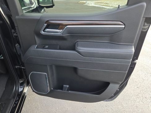 Used 2025 GMC Sierra 1500 SLT image 8