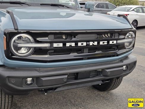 Certified 2023 Ford Bronco Outer Banks AWD/4WD image 2