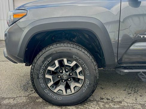 Used 2023 Toyota Tacoma TRD Off-Road AWD/4WD image 17