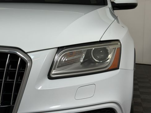 Used 2017 Audi Q5 2.0T Premium Plus w/ Technology Package AWD/4WD image 9