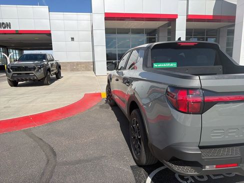 Used 2022 Hyundai Santa Cruz SEL FWD image 5