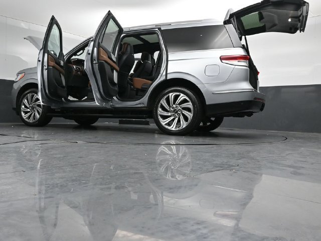 Certified 2023 Lincoln Navigator Reserve AWD/4WD image 59