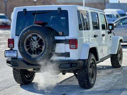 Used 2016 Jeep Wrangler Unlimited Sahara AWD/4WD image 33