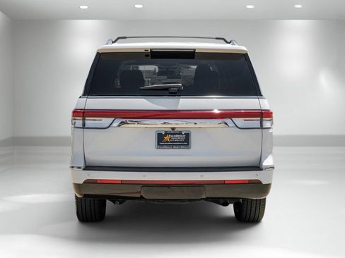 Used 2023 Lincoln Navigator L Reserve RWD image 10