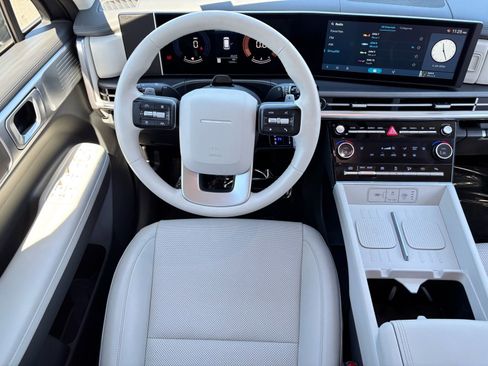 Used 2025 Hyundai Santa Fe SEL image 13