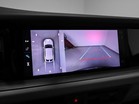 Certified 2026 Porsche Cayenne AWD/4WD image 37