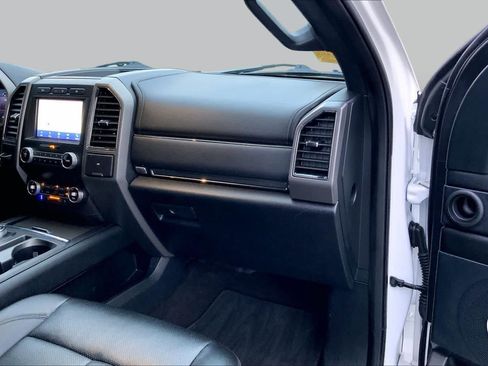 Used 2020 Ford Expedition XLT w/ Equipment Group 202A RWD image 18