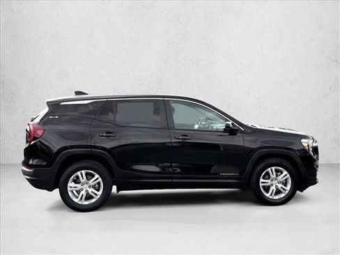 Used 2024 GMC Terrain SLE AWD/4WD image 4