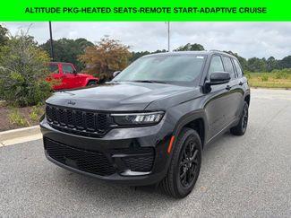 Used 2025 Jeep Grand Cherokee Altitude RWD video 1